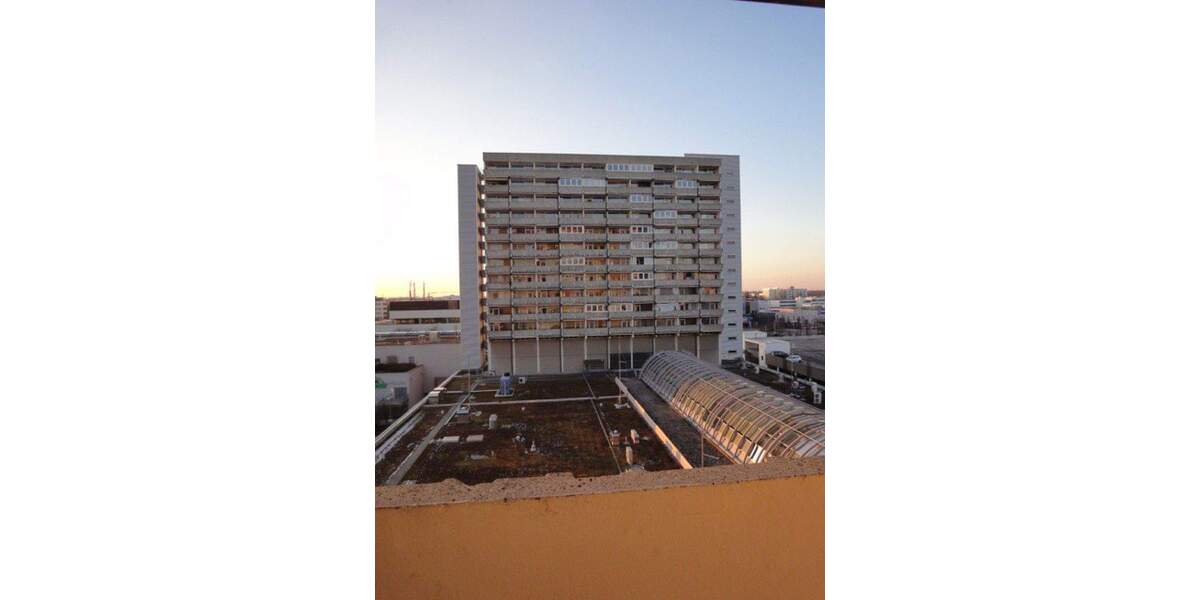 Mit dem Lift ins Einkaufszentrum: mietfreies Apartment, Stellplatz, Inventar, provisionsfrei 1 zimmer