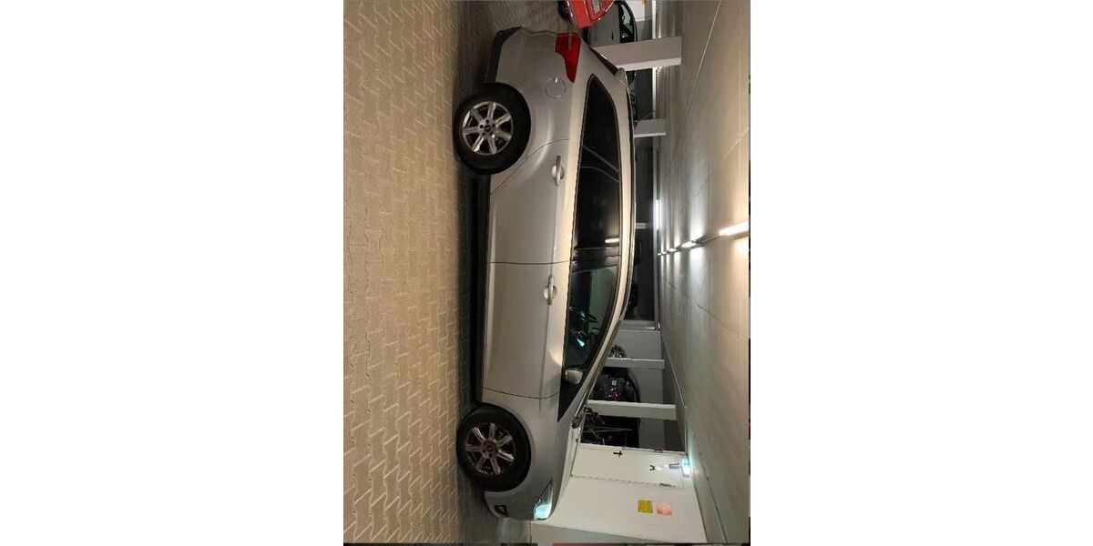 Ford Focus 98.000 km 7.700 &euro; München 81827