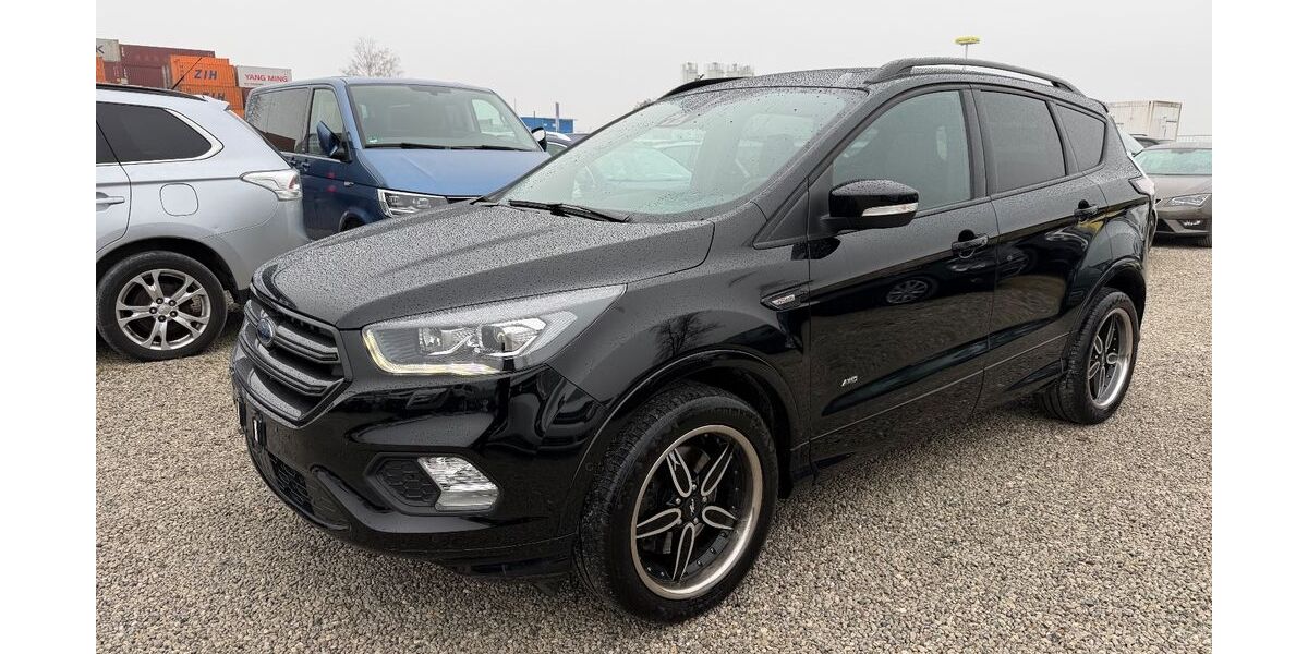 Ford Kuga 99.000 km 12.999 € München 81829
