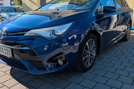 Toyota Avensis 153.000 km 10.990 &euro; Dachau 85221