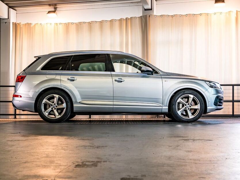 Q7