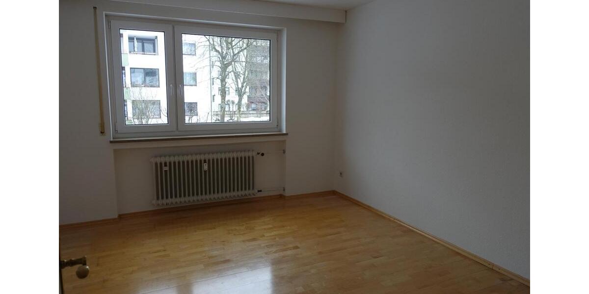 Hochparterre Holzkirchen - 3.5 Zimmer, 84 m&sup2;, 1.300&euro; | Angebot:25782830