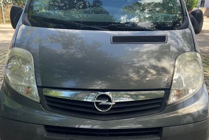 Opel Vivaro 236.000 km 5.200 &euro; Munchen 86874