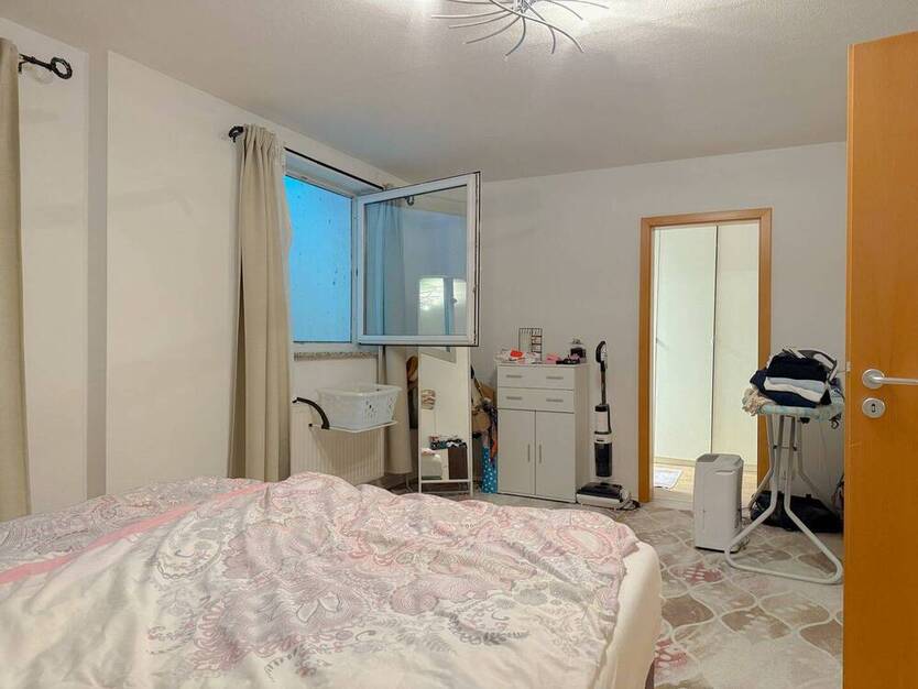 *** schöne 4-Zimmer-GartenWohnung in ruhiger und idyllischer Lage in Aubing mit Stellplatz ***