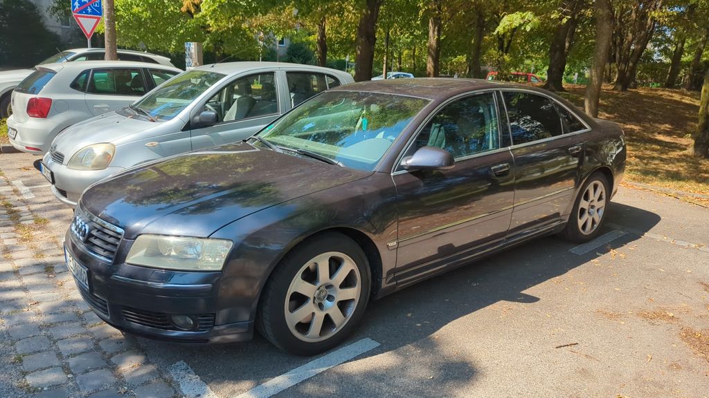 Audi A8 218.000 km 5.700 &euro; München 81243