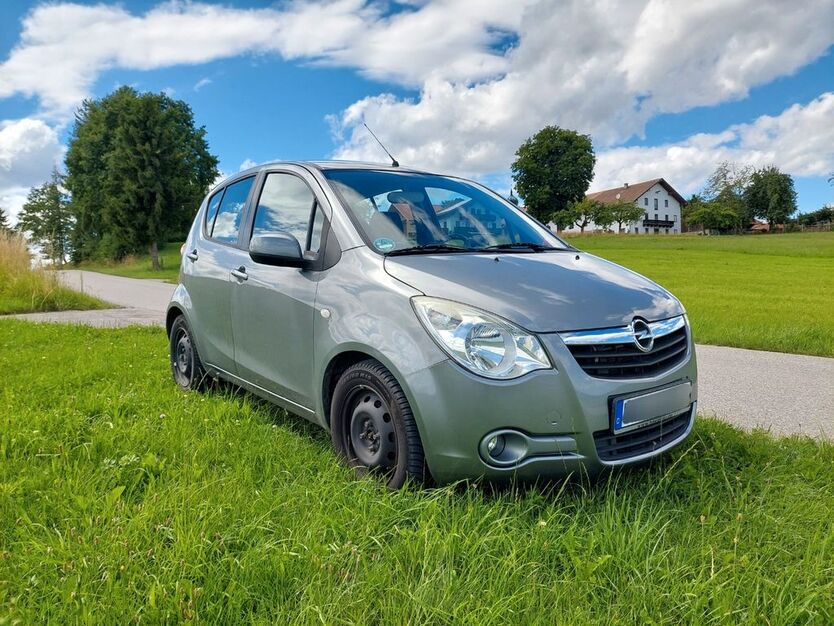 Opel Agila 130.000 km 1.990 € Aying 85653
