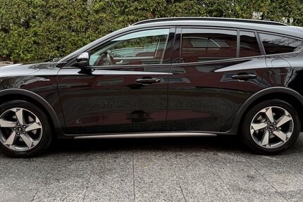 Ford Focus 71.000 km 13.980 &euro; München 81827