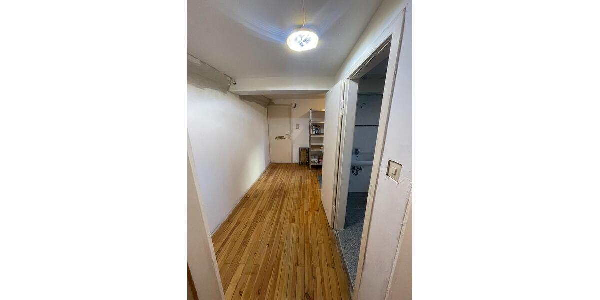 50 m² Lager- oder Bürofläche mit eigener Tür zimmer