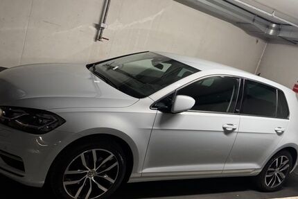 VW Golf 148.000 km 17.000 &euro; München 80469