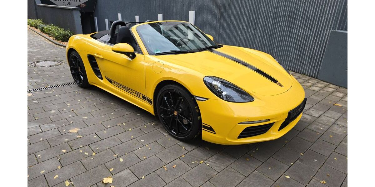 Porsche Boxster 16.300 km 68.999 &euro; München 80689