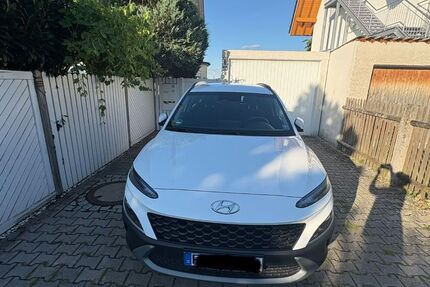 Hyundai KONA 53.000 km 15.200 &euro; Germering 82110