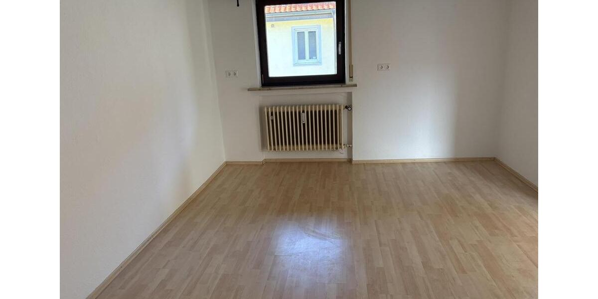 Etagenwohnung Karlsfeld - 3.5 Zimmer, 139 m&sup2;, 2.150&euro; | Angebot:25789139