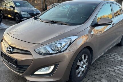 Hyundai i30 115.600 km 7.900 &euro; München 81243