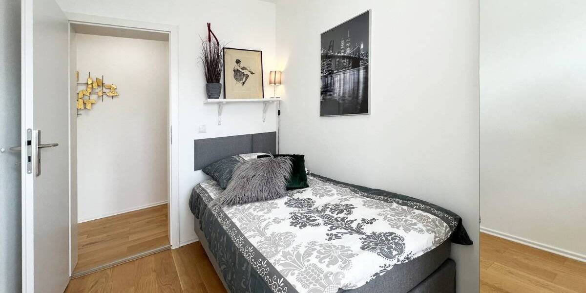 Etagenwohnung München Schwabing-Freimann - 4 Zimmer, 92 m&sup2;, 2.950&euro; | Angebot:26875713