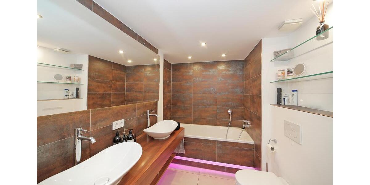 Traumlage direkt am Englischen Garten: Gehobene, lichtdurchflutete 3-Zimmer-Wohnung im Split-Level! zimmer