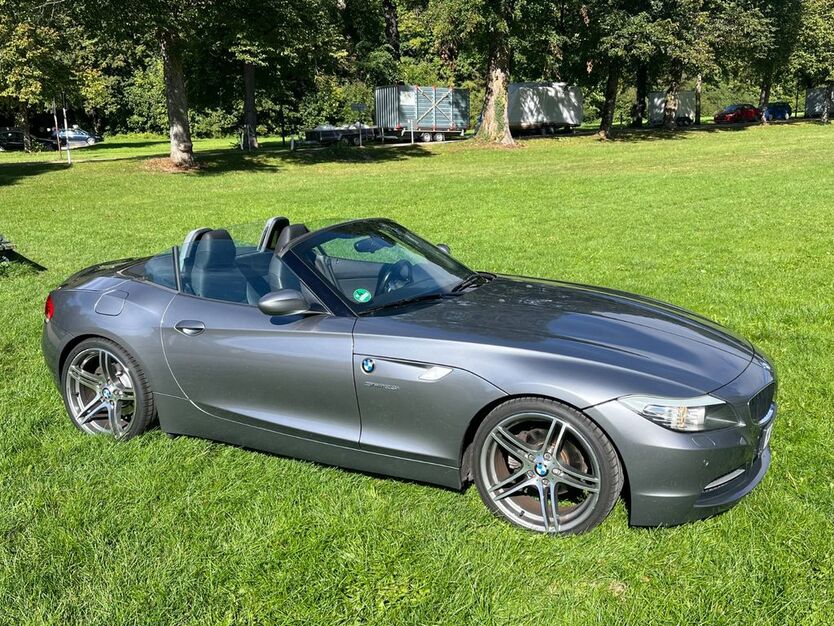 BMW Z4 128.600 km 18.900 € München 81476