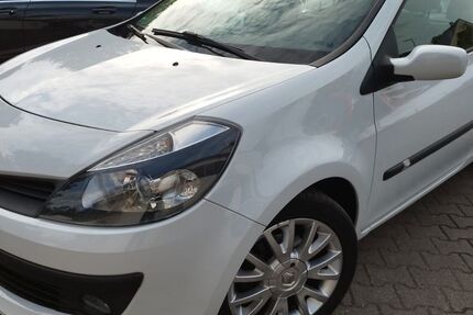 Renault Clio 164.000 km 2.650 &euro; München 81375
