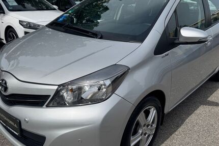 Toyota Yaris 46.700 km 12.900 &euro; München 81243