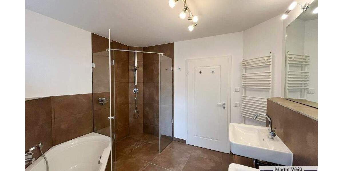 Doppelhaushälfte Berg Maxhöhe - 5 Zimmer, 197 m&sup2;, 3.595&euro; | Angebot:25699587