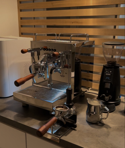 Arbeitsplätze in jungem Agenturbüro - All-in-Miete zimmer