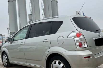 Toyota Corolla Verso 65.000 km 3.999 &euro; München 81829