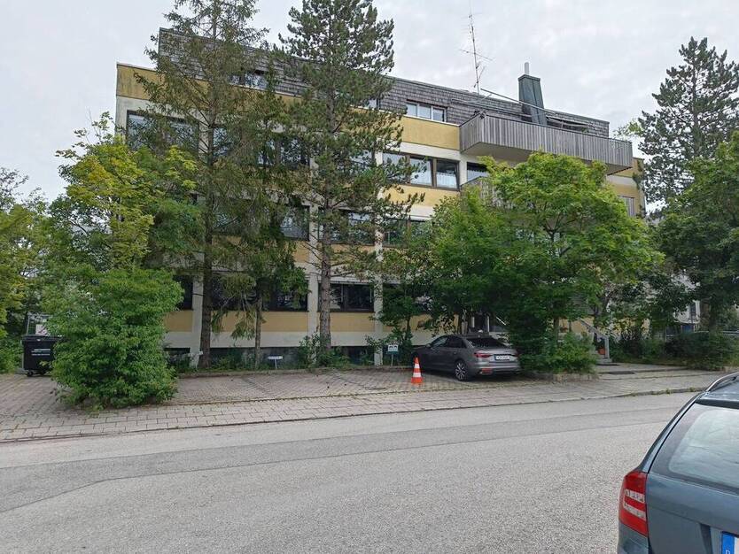 Sondereigentum an Gewerbeflächen mit BetreiberWohnungen in Kirchheim Gewerbegebiet