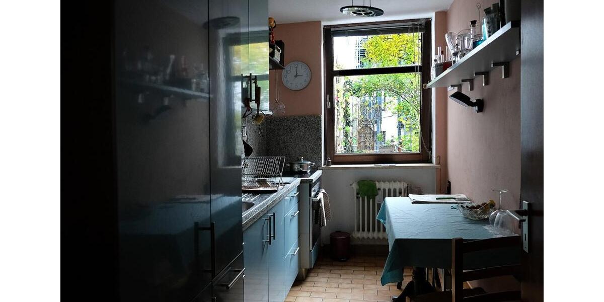 Möbliertes, helles, 23qm-großes Zimmer mit Balkon im grünen, ruhi 1 zimmer