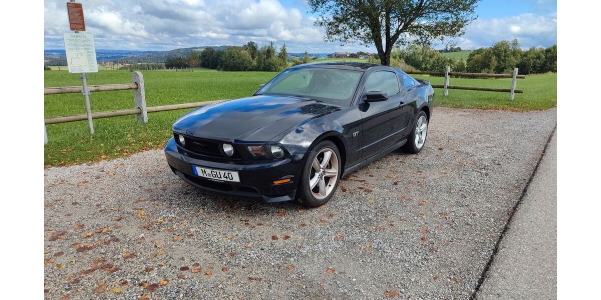 Ford Mustang 128.900 km 15.900 &euro; Kirchheim bei München 85551