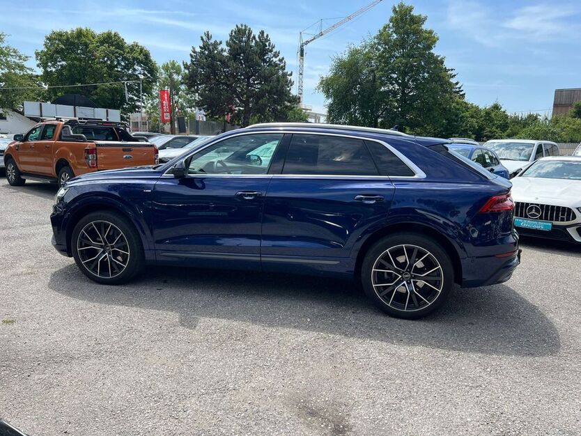 Audi Q8 97.000 km 59.900 € München 81243
