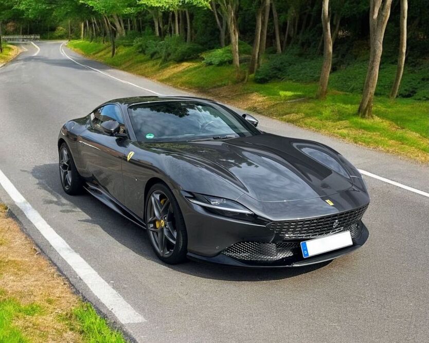 Ferrari Roma 8.800 km 209.000 € Grünwald 82031