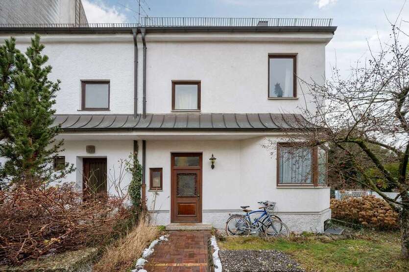 Haus zum Kaufen in München 1.200.000 € 211.51 m²