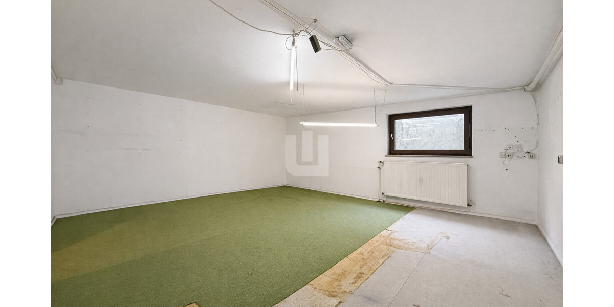 WINDISCH IMMOBILIEN - Renovierungsbedürftiges REH ideal für Familien in verkehrsberuhigter Straße - Reihenendhaus Olching | Angebot:25362370