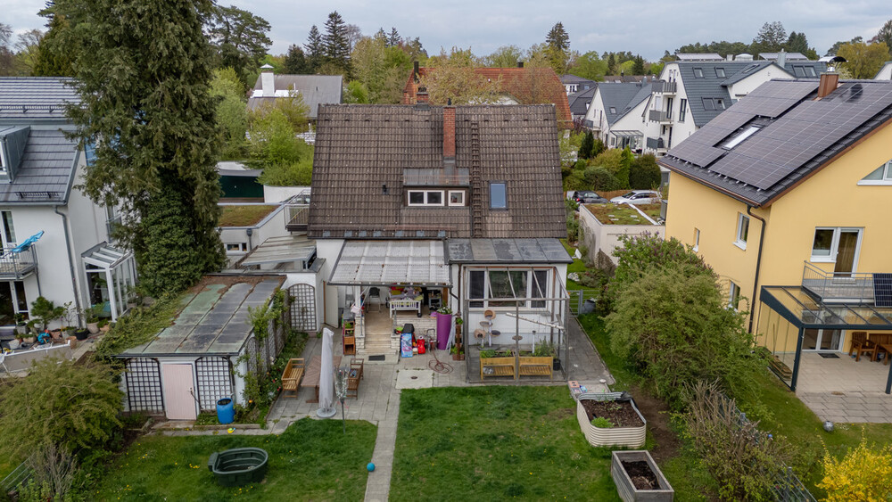 Großzügiges, ca. 967 qm Grundstück mit Altbestand in bester Lage von Waldtrudering zimmer