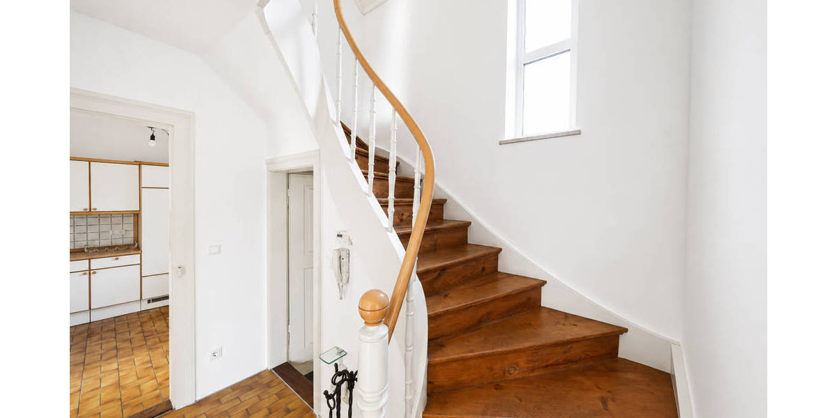 Einfamilienhaus Fürstenfeldbruck - 7 Zimmer, 180 m&sup2;, 3.200&euro; | Angebot:26557797