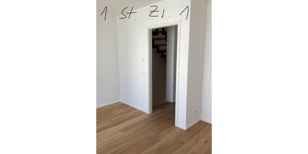 Reihenhaus München Aubing-Lochhausen-Langwied - 5 Zimmer, 137 m&sup2;, 3.422&euro; | Angebot:26417756