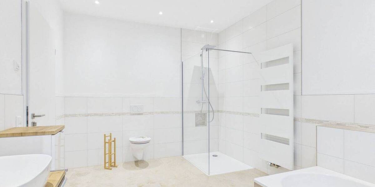 Doppelhaushälfte Moosinning Eichenried - 8 Zimmer, 315 m&sup2;, 3.900&euro; | Angebot:26455180
