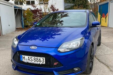 Ford Focus 103.000 km 11.490 &euro; Gröbenzell 82194