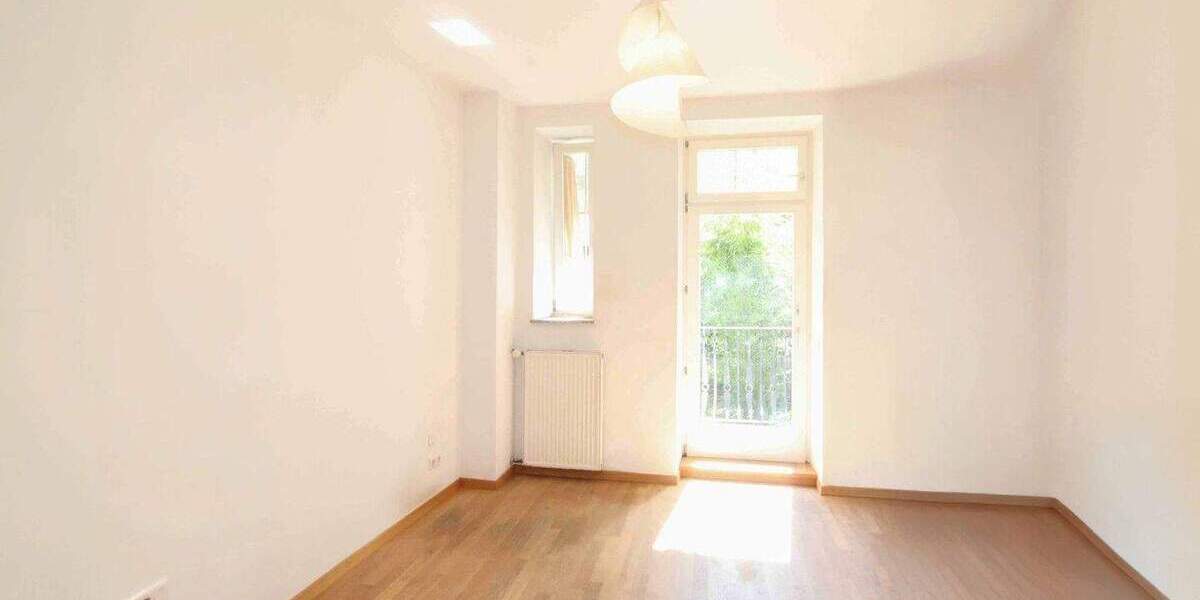 Charmante 3-Zimmer-Altbauwohnung mit Süd-Balkon in München! 3 zimmer