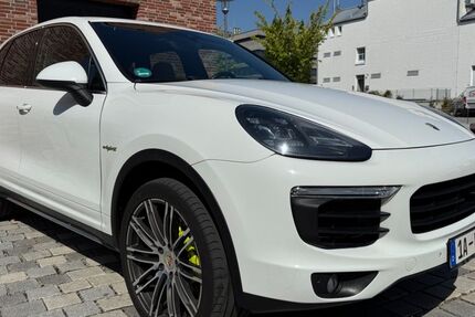 Porsche Cayenne 111.000 km 26.900 &euro; Unterföhring 85774