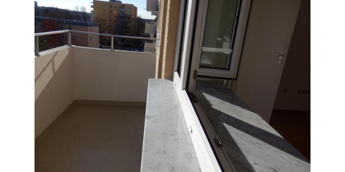 Helle schöne 2 Zim. Wohnung mit großem Balkon in Top Lage zu verk 1 zimmer