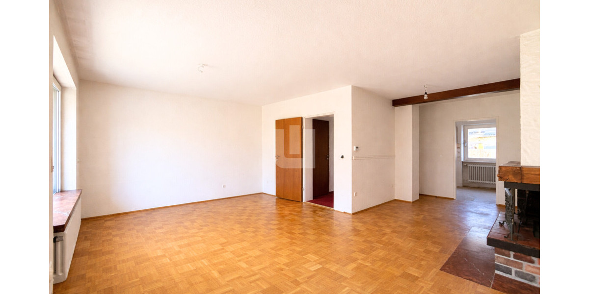 WINDISCH IMMOBILIEN - Renovierungsbedürftiges RMH mit viel Potential in familienfreundlicher Lage - Reihenmittelhaus Olching / Geiselbullach Geiselbullach | Angebot:25852870