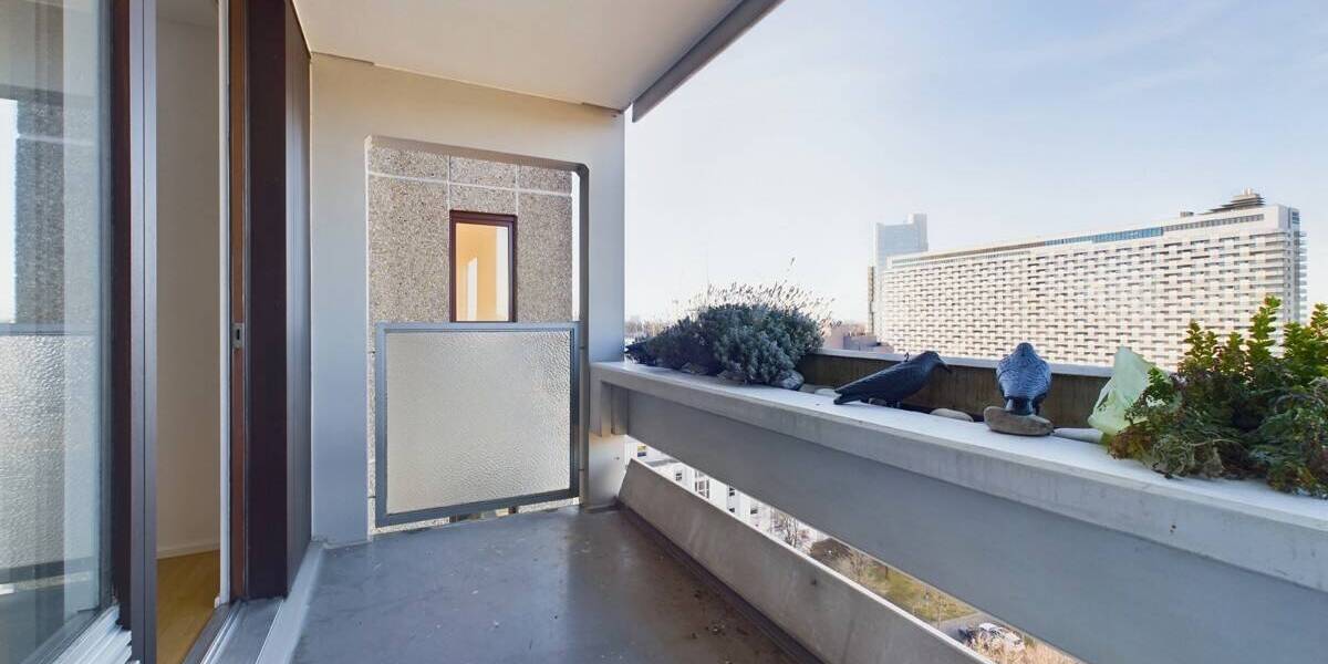 Etagenwohnung München Bogenhausen - 3 Zimmer, 93 m&sup2;, 2.200&euro; | Angebot:26487108