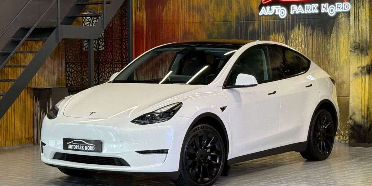 Tesla Model Y 13.400 km 36.999 &euro; München 81829