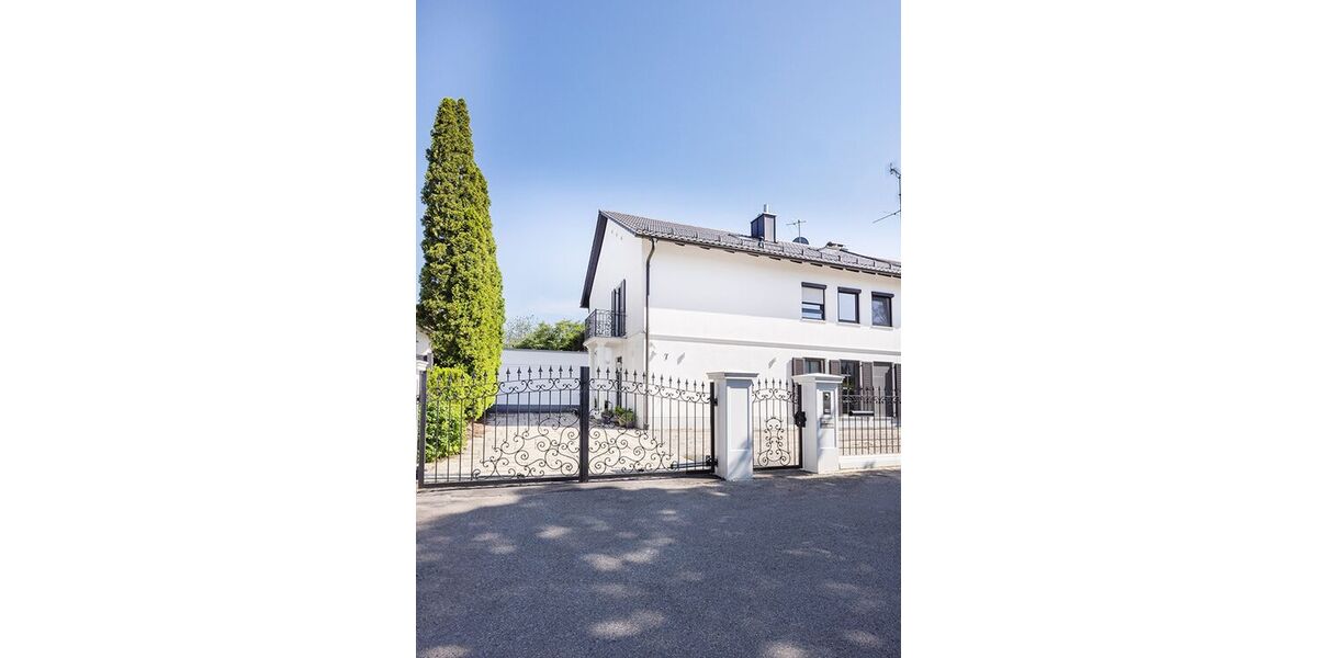 Privatverkauf - ohne Provision! Mediterranes Mehrgenerationenhaus mit über 400 m² nutzbarer Flä - Gewerbeobjekt Gilching | Angebot:26918360