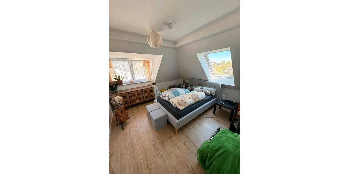 Dachgeschoßwohnung München Feldmoching-Hasenbergl - 4 Zimmer, 80 m&sup2;, 1.700&euro; | Angebot:26335443
