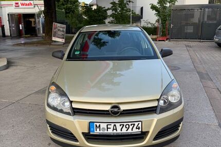 Opel Astra 126.000 km 3.700 &euro; München 81737