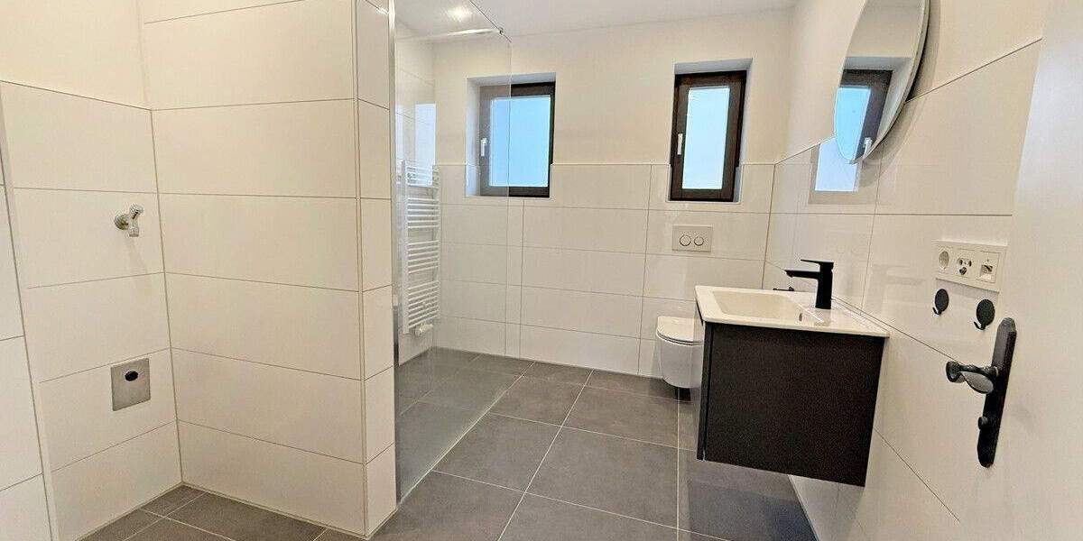 Neuwertige 3-Zimmer-Wohnung über die gesamte 1. Etage 3 zimmer