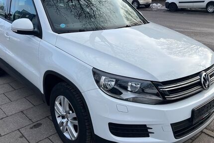 VW Tiguan 79.393 km 11.990 &euro; München 81825