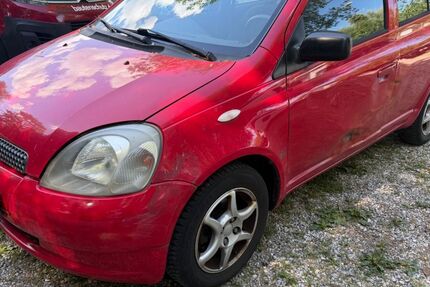 Toyota Yaris 194.313 km 799 &euro; München 81929