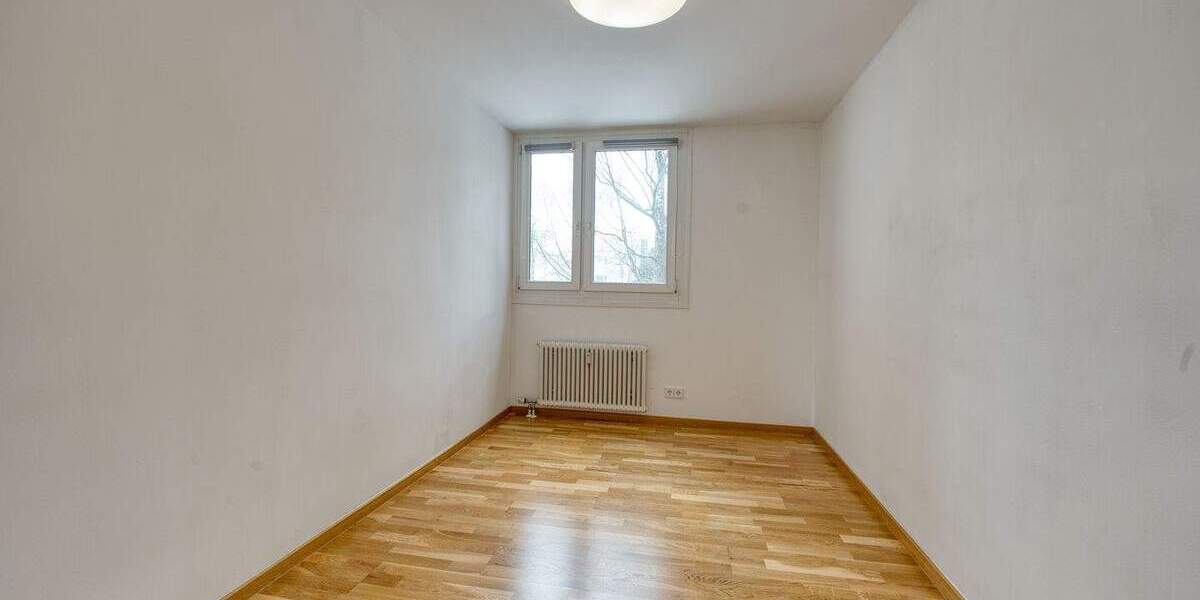 Familienfreundliche 3-Zimmer-Wohnung, Innenhoflage & TG-Stellplatz - modernisiert & sofort verfügbar 3 zimmer